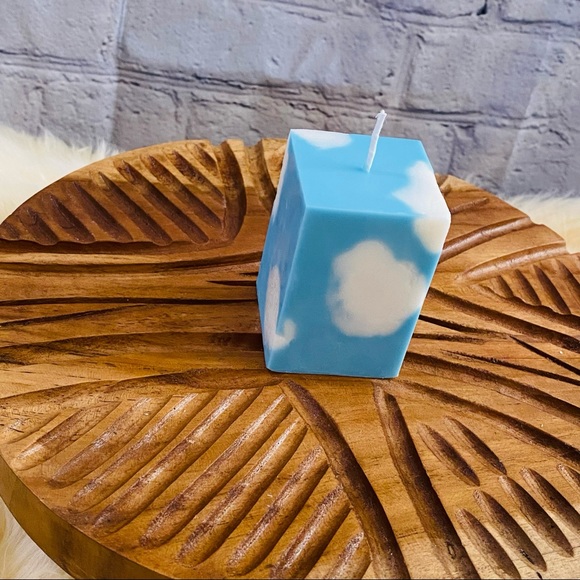 Blue Sky with White Clouds Scented Candle High End Specail Order 6oz - Picture 3 of 6